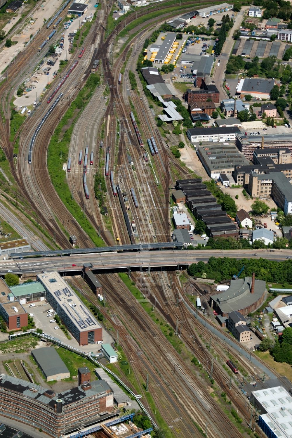 Luftaufnahme Dresden - Rangierbahnhof und Güterbahnhof der Deutschen Bahn im Ortsteil Südvorstadt in Dresden im Bundesland Sachsen, Deutschland