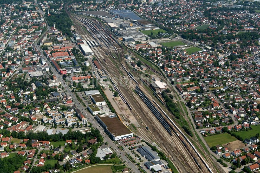 Ingolstadt von oben - Rangierbahnhof, Güterbahnhof und Hauptbahnhof der Deutschen Bahn in Ingolstadt im Bundesland Bayern, Deutschland
