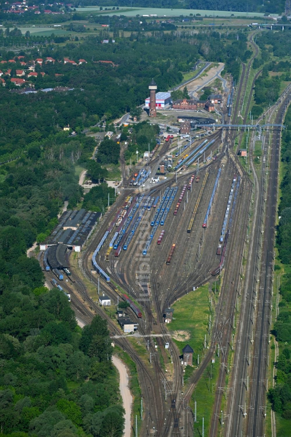 Elstal von oben - Rangierbahnhof und Güterbahnhof in Elstal im Bundesland Brandenburg, Deutschland