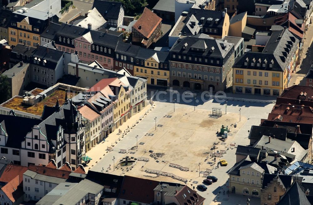 Luftbild Saalfeld/Saale - Rathaus am Markt in der Altstadt von Saalfeld im Bundesland Thüringen