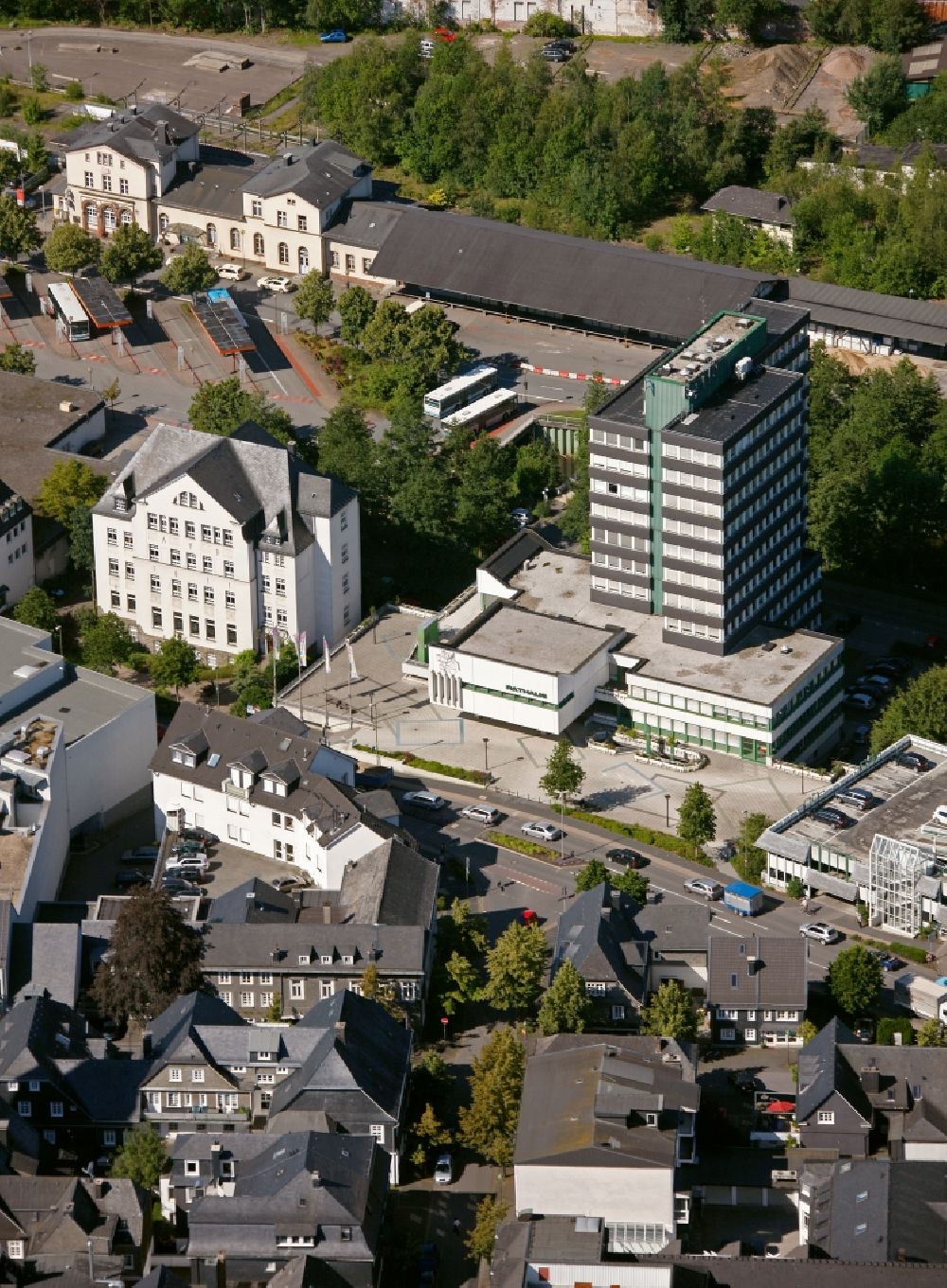 Olpe von oben - Rathaus Olpe und das Stadtarchiv Altes Lyzeum in Olpe im Bundesland Nordrhein-Westfalen