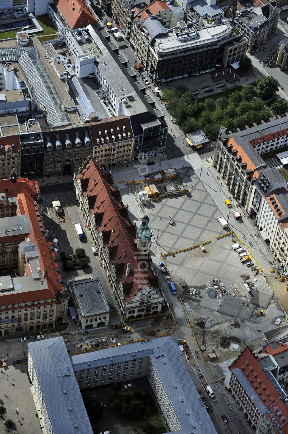Leipzig aus der Vogelperspektive: Rathausplatz mit der Baustelle City-Tunnel Leipzig
