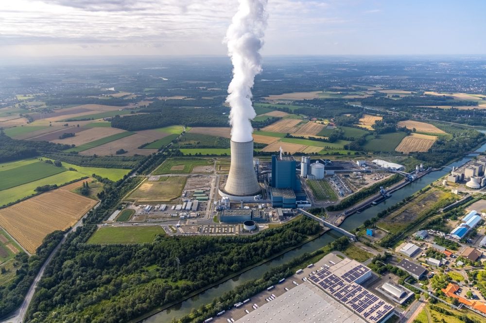 Datteln von oben - Rauchfahne des Kohle- Heizkraftwerkes Datteln 4 Uniper Kraftwerk in Datteln im Bundesland Nordrhein-Westfalen, Deutschland