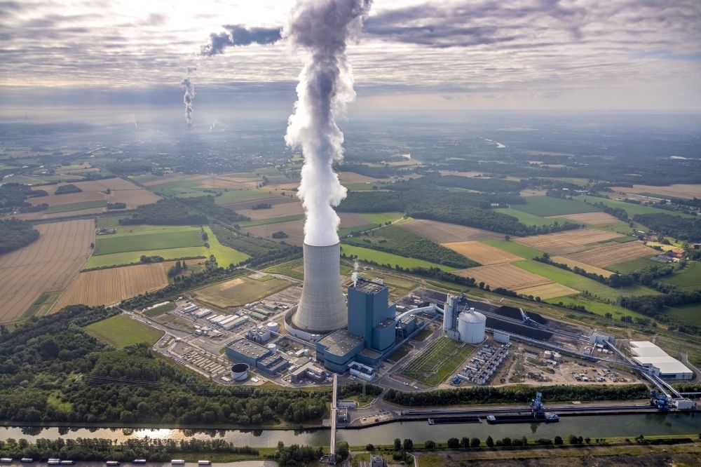 Datteln von oben - Rauchfahne des Kohle- Heizkraftwerkes Datteln 4 Uniper Kraftwerk in Datteln im Bundesland Nordrhein-Westfalen, Deutschland