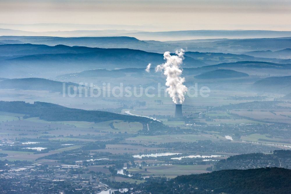 Luftbild Hessisch Oldendorf - Rauchwolken am Horizont über dem Kernkraftwerk in Hessisch Oldendorf im Bundesland Niedersachsen