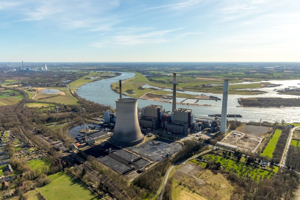 Voerde (Niederrhein) von oben - Rückbauarbeiten am HKW Heizkraftwerk und Kohlekraftwerk Kraftwerk Voerde in Voerde (Niederrhein) im Bundesland Nordrhein-Westfalen, Deutschland