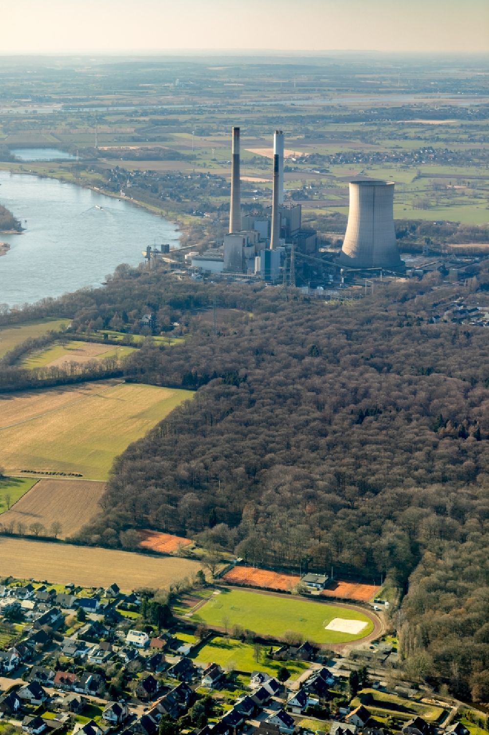 Luftbild Voerde (Niederrhein) - Rückbauarbeiten am HKW Heizkraftwerk und Kohlekraftwerk Kraftwerk Voerde in Voerde (Niederrhein) im Bundesland Nordrhein-Westfalen, Deutschland