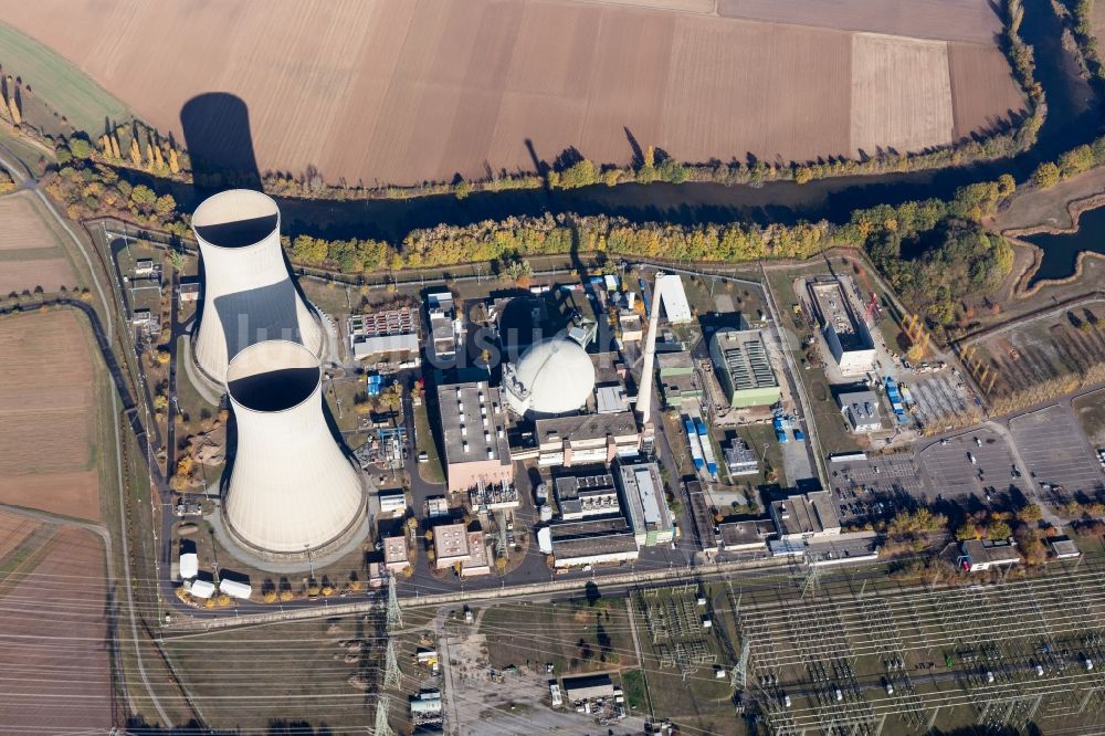 Grafenrheinfeld aus der Vogelperspektive: Reaktorblöcke und Anlagen des AKW - KKW Kernkraftwerk in Grafenrheinfeld im Bundesland Bayern, Deutschland
