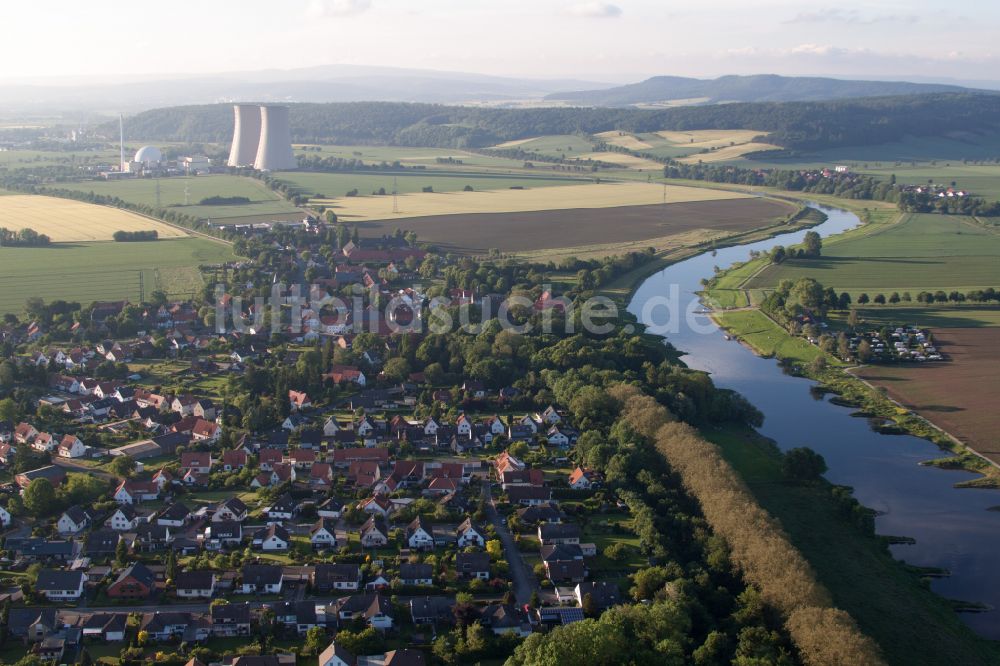 Grohnde von oben - Reaktorblöcke und Anlagen des AKW - KKW Kernkraftwerk Grohnde im Bundesland Niedersachsen, Deutschland