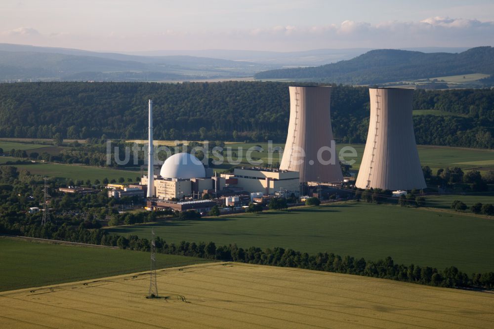 Grohnde aus der Vogelperspektive: Reaktorblöcke und Anlagen des AKW - KKW Kernkraftwerk Grohnde im Bundesland Niedersachsen, Deutschland