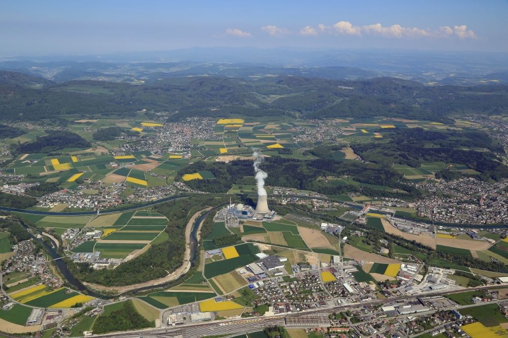 Luftbild Däniken - Reaktorblöcke und Anlagen des AKW - KKW Kernkraftwerk Gösgen in Däniken in Solothurn, Schweiz