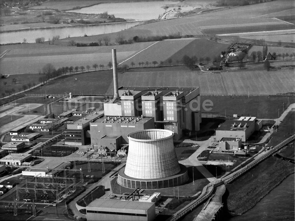 Kalkar aus der Vogelperspektive: Reaktorblöcke und Anlagen des AKW - KKW Kernkraftwerk in Kalkar im Bundesland Nordrhein-Westfalen, Deutschland