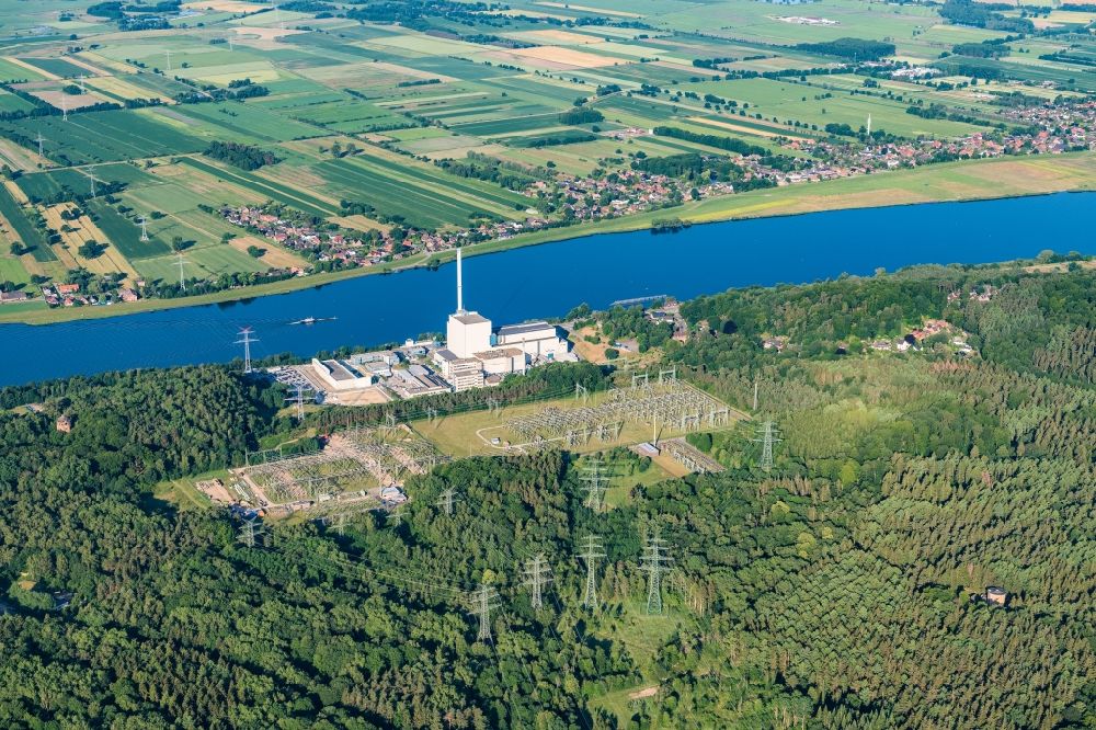 Luftbild Geesthacht - Reaktorblöcke und Anlagen des AKW - KKW Kernkraftwerk Krümmel in Geesthacht im Bundesland Schleswig-Holstein, Deutschland