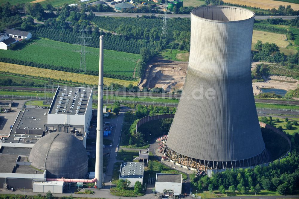 Luftaufnahme Mülheim-Kärlich - Reaktorblöcke und Anlagen des AKW - KKW Kernkraftwerk in Mülheim-Kärlich im Bundesland Rheinland-Pfalz, Deutschland