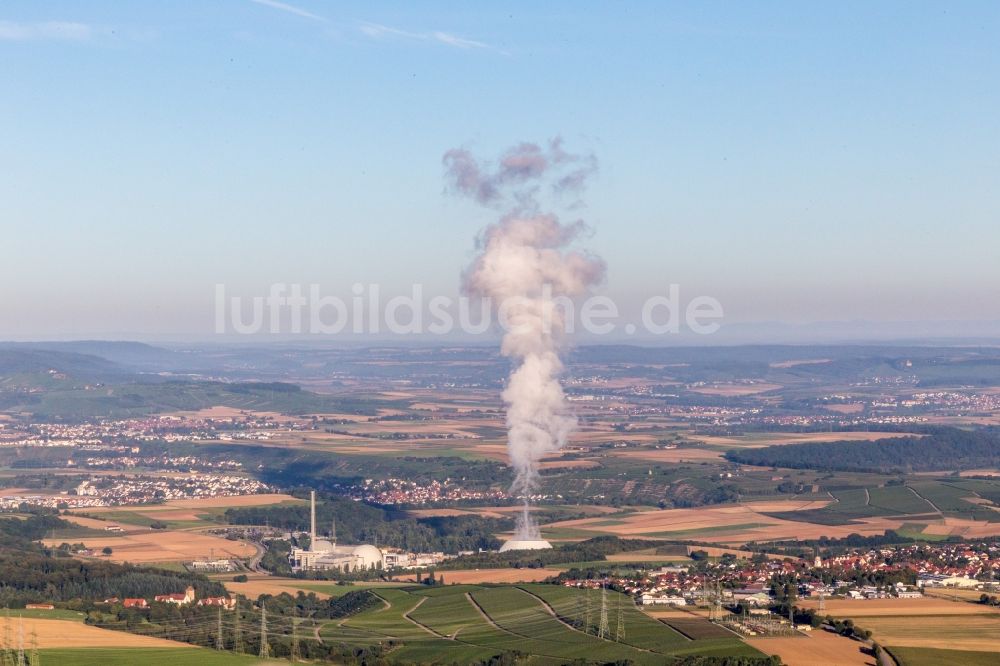 Luftbild Neckarwestheim - Reaktorblöcke und Anlagen des AKW - KKW Kernkraftwerk in Neckarwestheim im Bundesland Baden-Württemberg, Deutschland