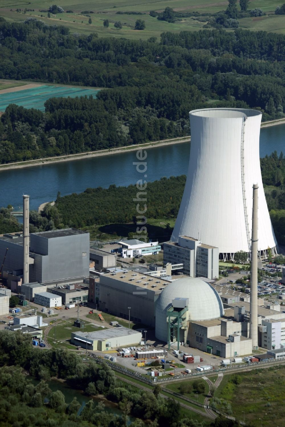 Philippsburg aus der Vogelperspektive: Reaktorblöcke und Anlagen des AKW - KKW Kernkraftwerk in Philippsburg im Bundesland Baden-Württemberg
