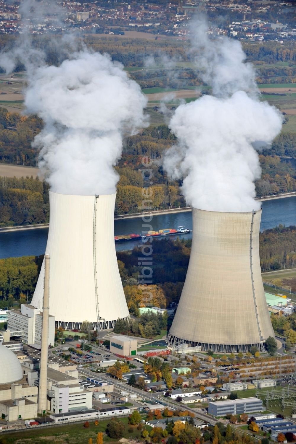 Philippsburg von oben - Reaktorblöcke und Anlagen des AKW - KKW Kernkraftwerk in Philippsburg im Bundesland Baden-Württemberg, Deutschland