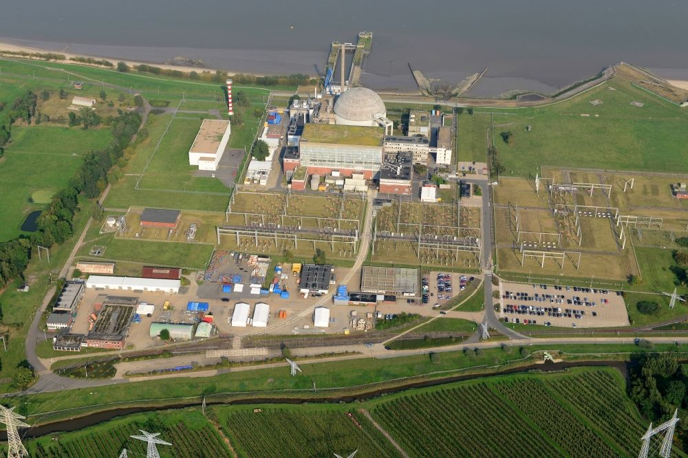 Luftbild Stade - Reaktorblöcke und Anlagen des AKW - KKW Kernkraftwerk Stadersand in Stadersand im Bundesland Niedersachsen