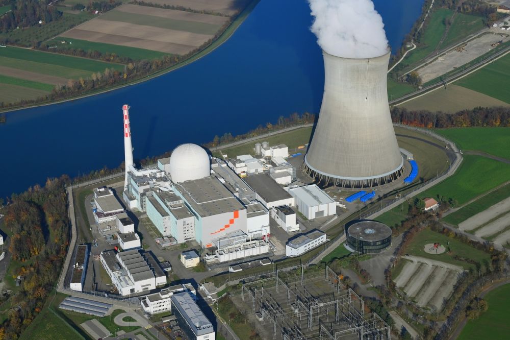 Leibstadt von oben - Reaktorblock und Anlagen des AKW - KKW Kernkraftwerk KKL in Leibstadt am Rhein im Kanton Aargau, Schweiz