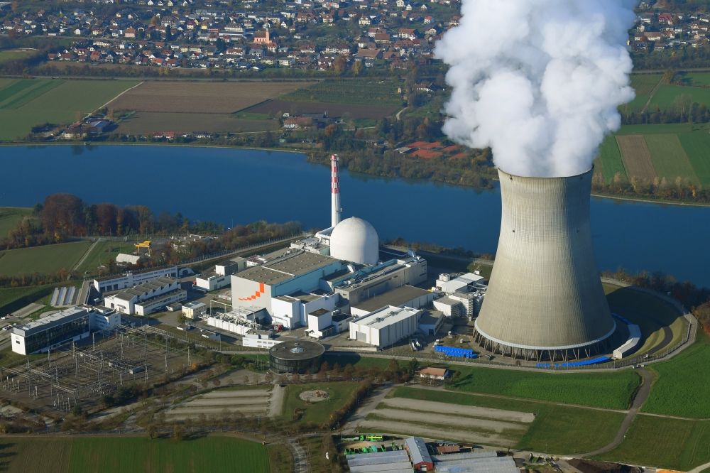 Luftbild Leibstadt - Reaktorblock und Anlagen des AKW - KKW Kernkraftwerk KKL in Leibstadt am Rhein im Kanton Aargau, Schweiz