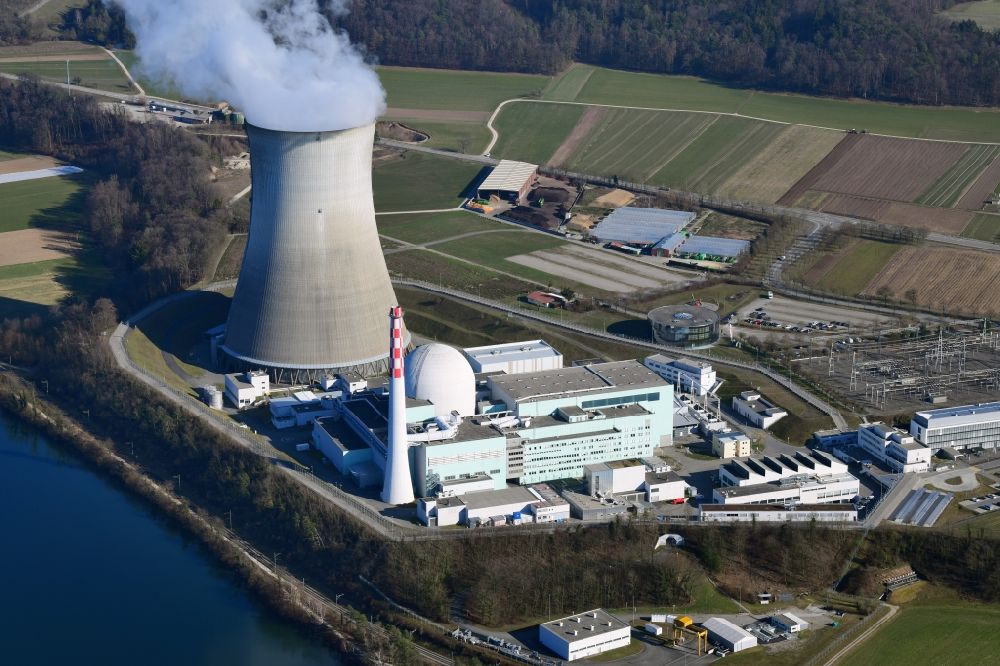 Luftbild Leibstadt - Reaktorblock und Kühlturm des AKW - KKW Kernkraftwerk Leibstadt KKL in der Landschaft am Hochrhein bei Leibstadt im Kanton Aargau, Schweiz