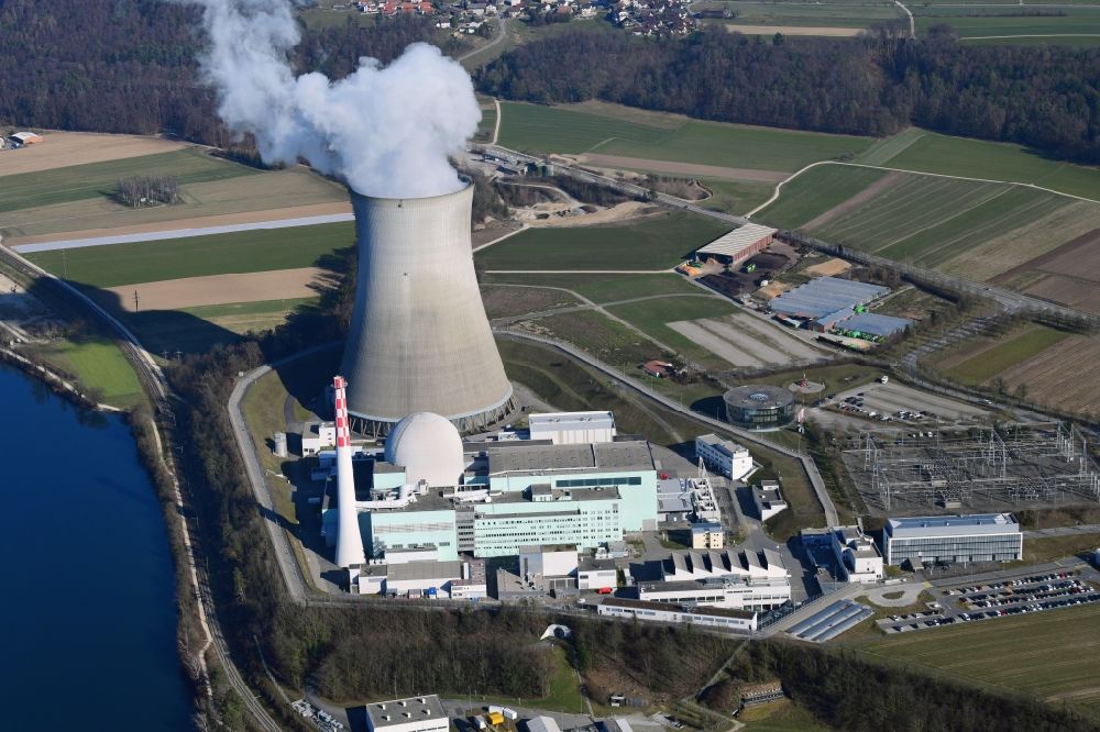 Leibstadt von oben - Reaktorblock und Kühlturm des AKW - KKW Kernkraftwerk Leibstadt KKL in der Landschaft am Hochrhein bei Leibstadt im Kanton Aargau, Schweiz