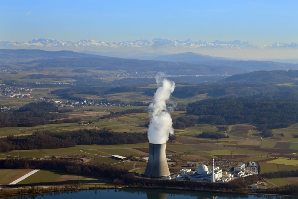 Leibstadt von oben - Reaktorblock und Kühlturm des AKW - KKW Kernkraftwerk Leibstadt KKL in der Landschaft am Hochrhein bei Leibstadt im Kanton Aargau, Schweiz