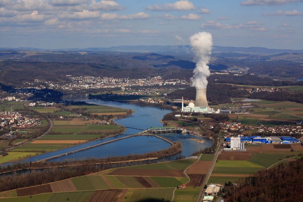 Luftbild Leibstadt - Reaktorblock, Kühlturm und Anlagen des AKW - KKW Kernkraftwerk KKL in Leibstadt im Kanton Aargau, Schweiz