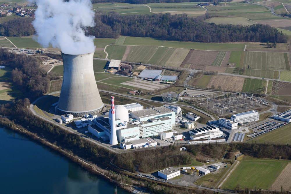 Leibstadt aus der Vogelperspektive: Reaktorblock und Kühlturm des AKW - KKW Kernkraftwerk Leibstadt KKL in der Landschaft am Hochrhein bei Leibstadt im Kanton Aargau, Schweiz