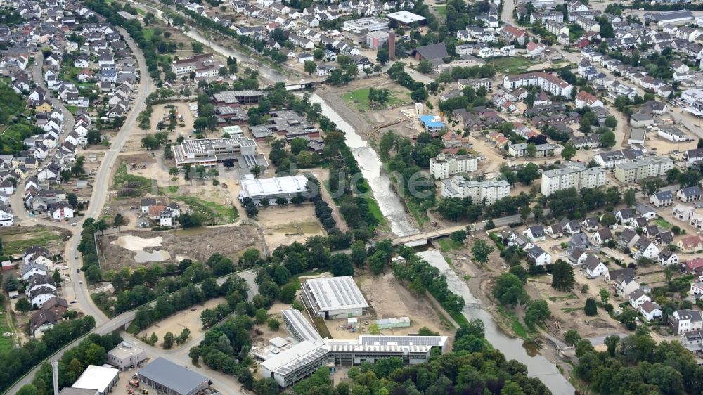 Luftbild Bad Neuenahr-Ahrweiler - Realschule und Don Bosco Schule nach der Hochwasserkatastrophe im Ahrtal diesen Jahres in Bad Neuenahr-Ahrweiler im Bundesland Rheinland-Pfalz, Deutschland