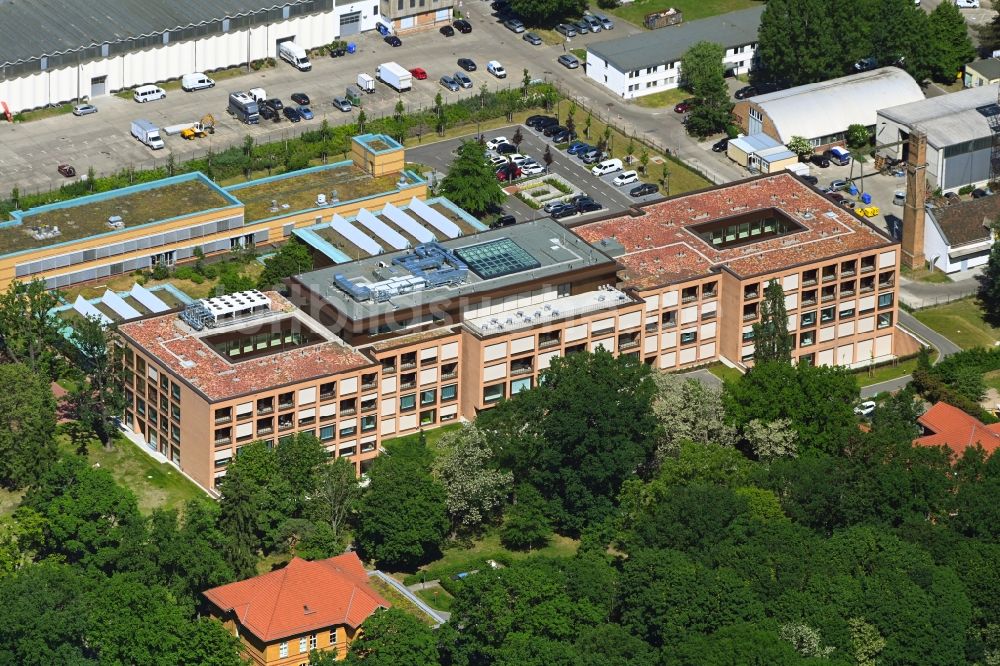 Luftbild Berlin - Rehabilitationszentrum der Rehaklinik im Ortsteil Marzahn in Berlin, Deutschland
