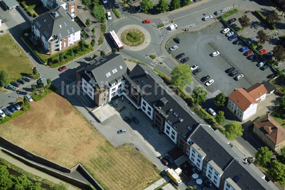 Menden (Sauerland) aus der Vogelperspektive: Reihen- Wohnhaus der MARKUS GEROLD UNTERNEHMENSGRUPPE in Menden (Sauerland) im Bundesland Nordrhein-Westfalen