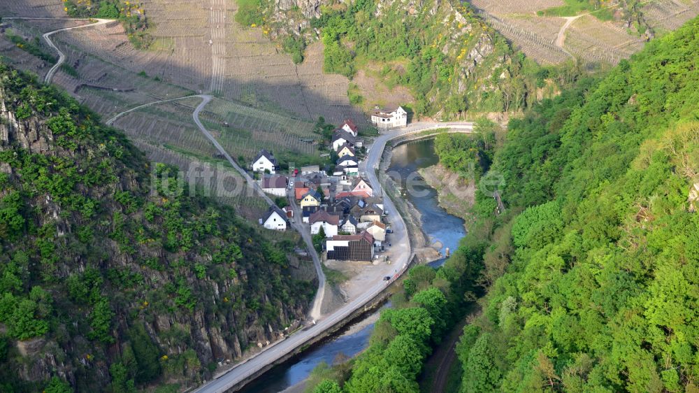 Luftaufnahme Altenahr - Reimerzhoven rund zehn Monate nach der Hochwasserkatastrophe im Ahrtal im Bundesland Rheinland-Pfalz, Deutschland