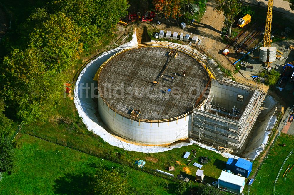 Werneuchen von oben - Reinwasserbehälter und Wasserspeicher - Neubau in Werneuchen im Bundesland Brandenburg, Deutschland