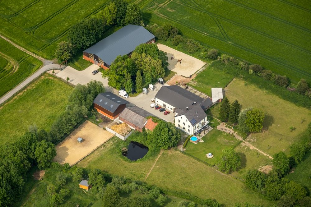 Luftaufnahme Hamm - Reitstall - Reiterhof - Marstall am Oberallener Weg in Hamm im Bundesland Nordrhein-Westfalen, Deutschland