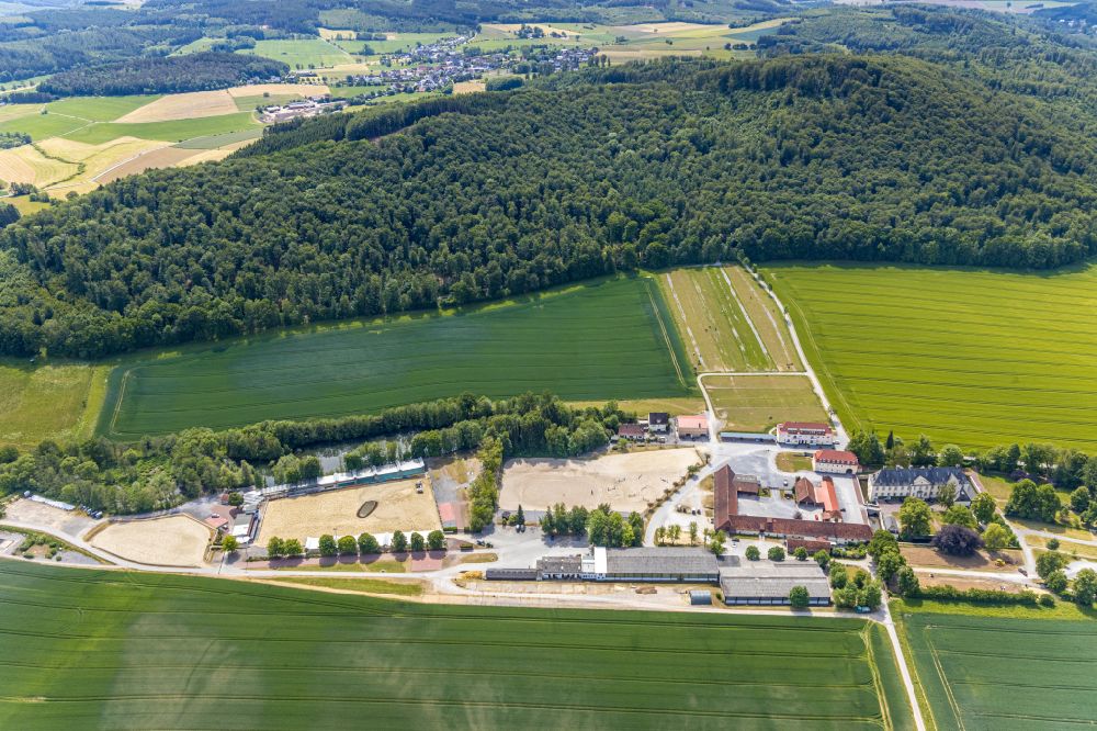 Luftaufnahme Balve - Reitzentrum - Reiterverein in Balve im Bundesland Nordrhein-Westfalen, Deutschland