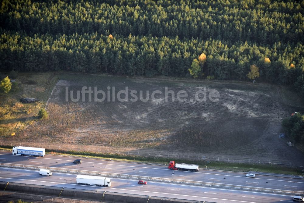 Luftaufnahme Heidesee - Renaturierte Fläche des Autobahn- Parkplatz der BAB A12 E30 in Heidesee im Bundesland Brandenburg