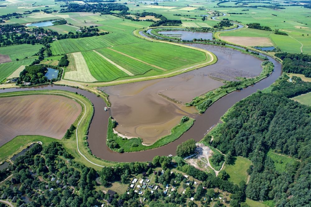 Kranenburg von oben - Renaturierung und Überflutungsgebiete der Oste in Kranenburg im Bundesland Niedersachsen, Deutschland