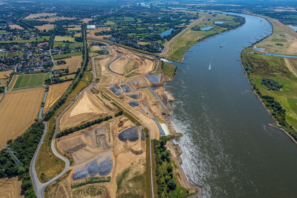Luftaufnahme Eppinghoven - Renaturierung an den Uferbereichen des Flusses Emscher an der Mündung in den Rhein in Eppinghoven im Bundesland Nordrhein-Westfalen, Deutschland