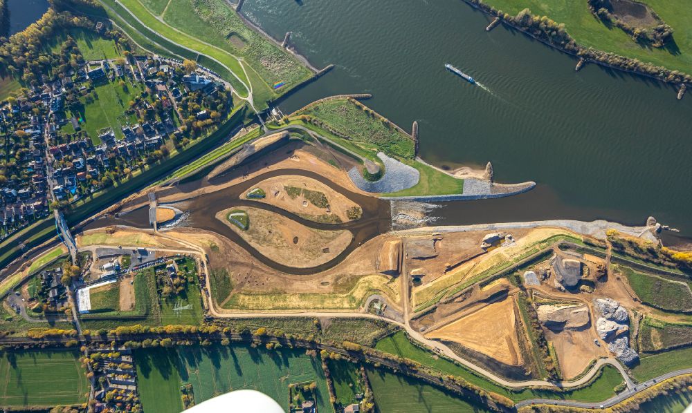 Luftbild Eppinghoven - Renaturierung an den Uferbereichen des Flusses Emscher an der Mündung in den Rhein in Eppinghoven im Bundesland Nordrhein-Westfalen, Deutschland