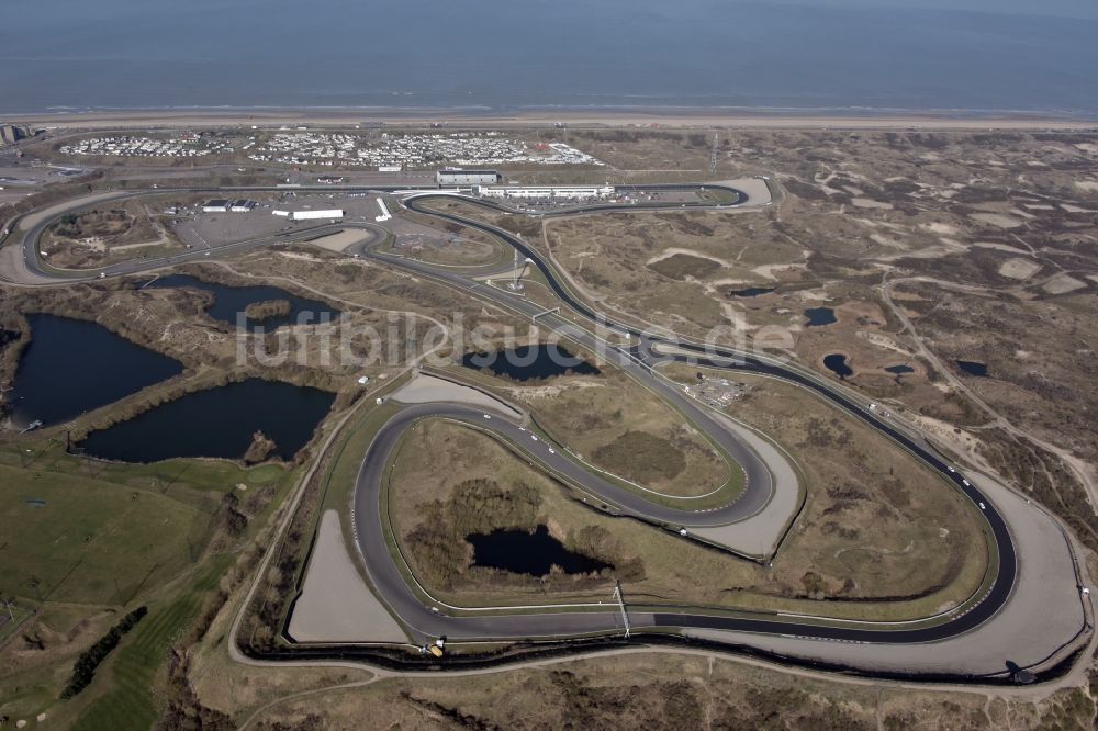 Luftaufnahme Zandvoort - Rennstrecke der Rennbahn Circuit Park Zandvoort Burgemeester van Alphenstraat in Zandvoort in Noord-Holland, Niederlande