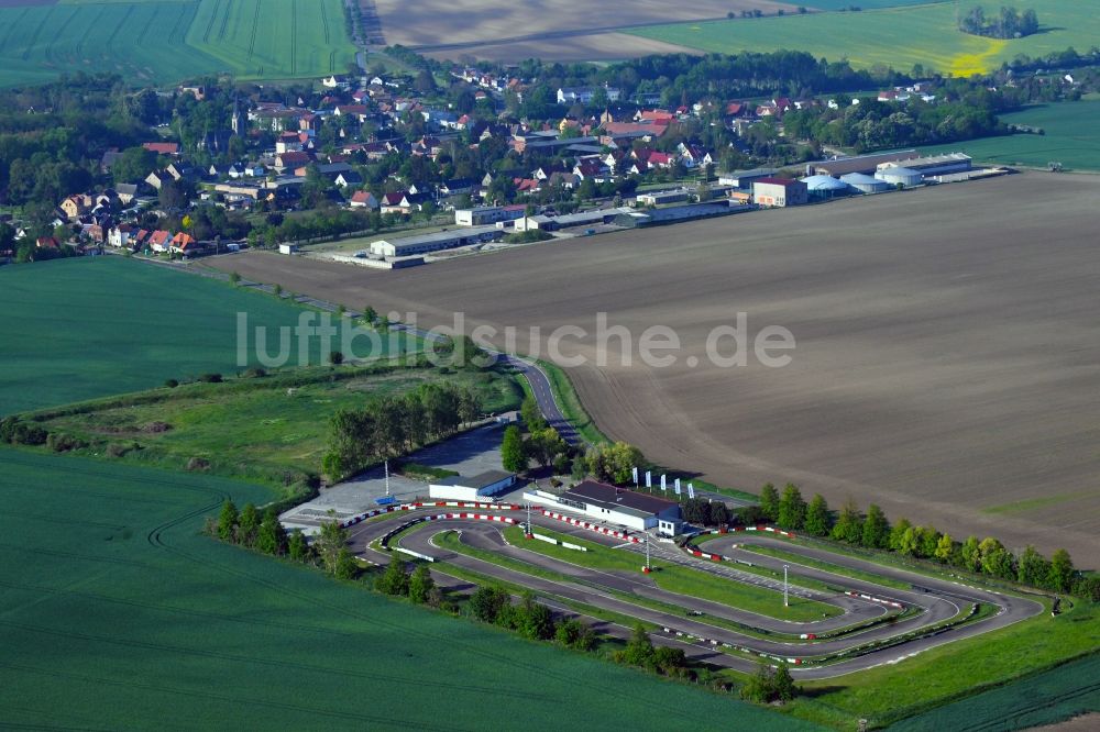 Belleben aus der Vogelperspektive: Rennstrecke der Rennbahn der Kartbahn Motodrom Belleben im Bundesland Sachsen-Anhalt, Deutschland