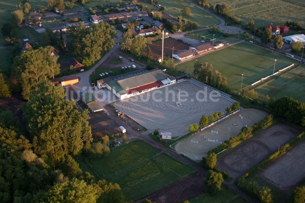 Luftbild Billigheim-Ingenheim - Rennstrecke der Rennbahn - Trabrennbahn Billigheim in Billigheim-Ingenheim im Bundesland Rheinland-Pfalz