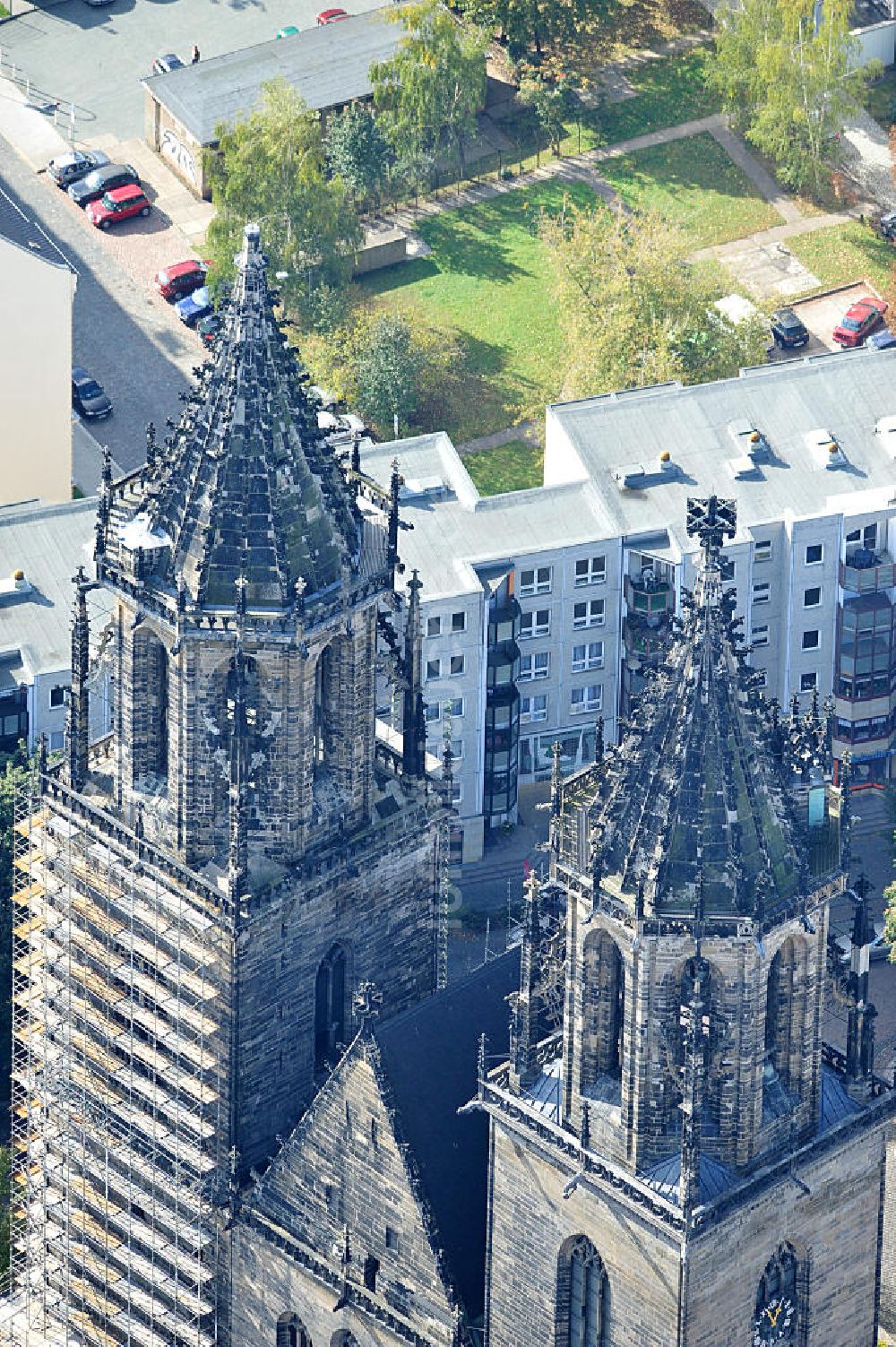 Luftbild Magdeburg - Restaurierung der Türme des Magdeburger Doms