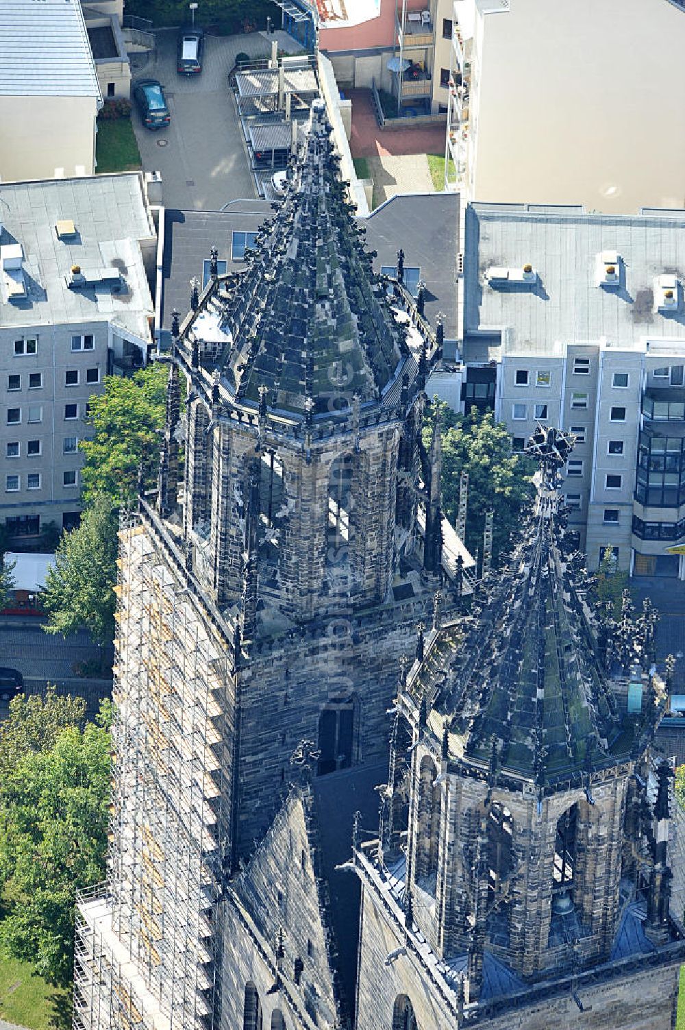 Magdeburg aus der Vogelperspektive: Restaurierung der Türme des Magdeburger Doms