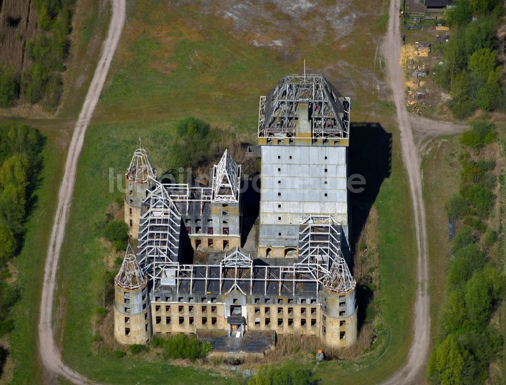 Luftaufnahme Almere - Reste der Ruine am Schlosspark des ehemaligen Castle Almere in Almere in Flevoland, Niederlande