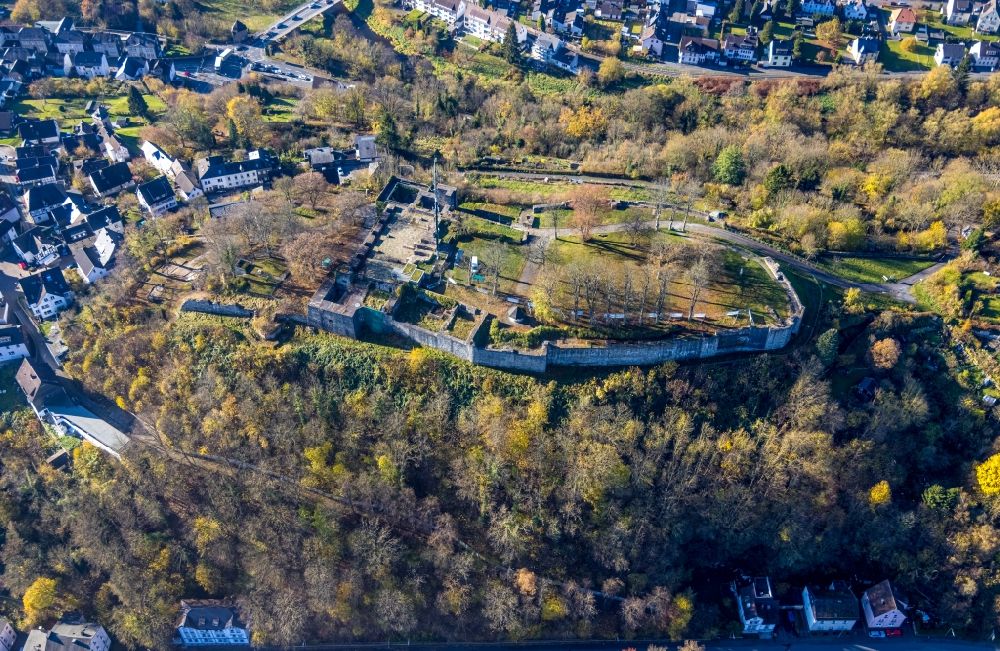 Luftaufnahme Arnsberg - Reste der Ruine Schlossruine Arnsberg - Portal auf dem Schlossberg in Arnsberg im Bundesland Nordrhein-Westfalen