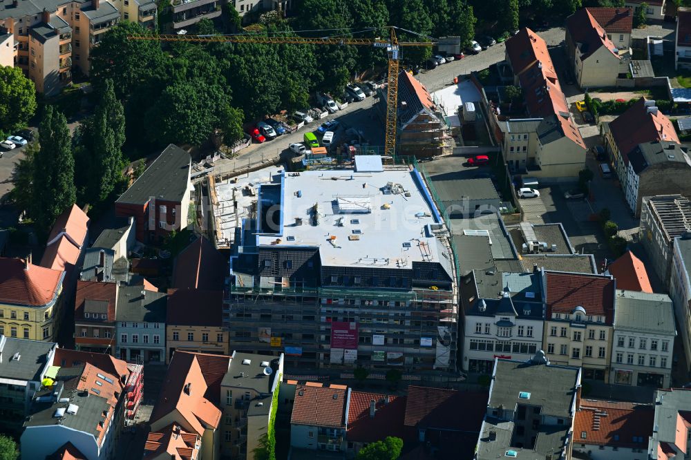 Luftbild Brandenburg an der Havel - Revitalisierung und Erweiterungs- Baustelle am Gebäudekomplex des Einkaufszentrum Flakowksi-Haus in Brandenburg an der Havel im Bundesland Brandenburg, Deutschland