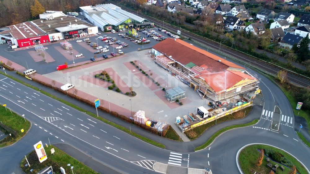 Luftbild Hennef (Sieg) - Revitalisierung und Erweiterungs- Baustelle am Gebäudekomplex des Einkaufszentrum LIDL in Hennef (Sieg) im Bundesland Nordrhein-Westfalen, Deutschland