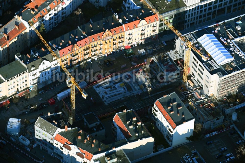 Berlin von oben - Revitalisierung und Erweiterungs- Baustelle am Gebäudekomplex des Einkaufszentrum Tegel Quartier im Ortsteil Tegel in Berlin, Deutschland